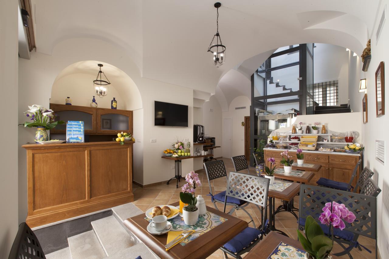 Bed and Breakfast Palazzo Delle Grazie Sorrent Exterior foto